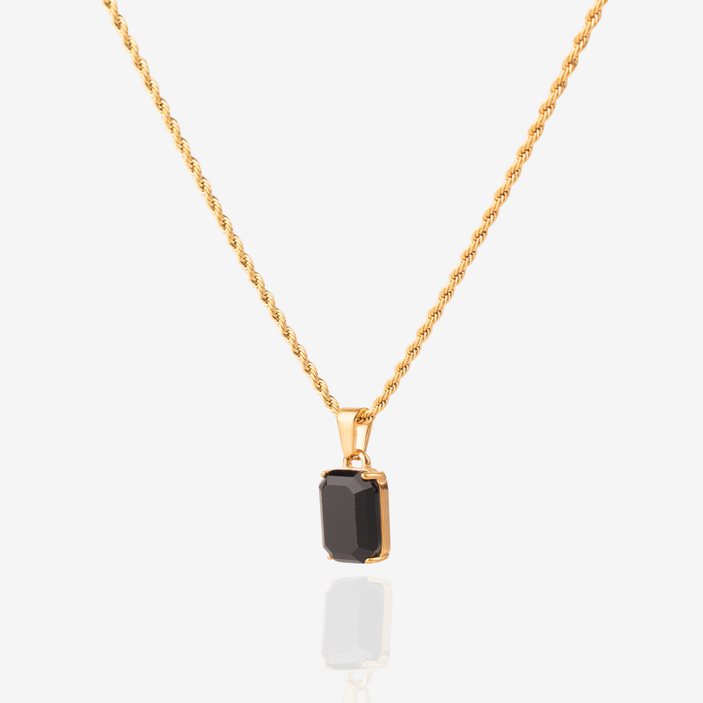 18k gold Necklace with black onyx gemstone on a twisted vintage necklace chain. The necklace is unisex, for both men and women.